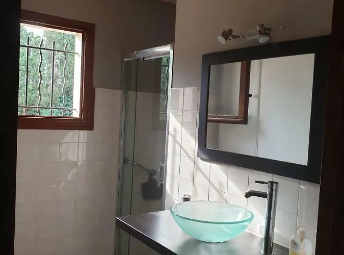 A La Campagne Camélas